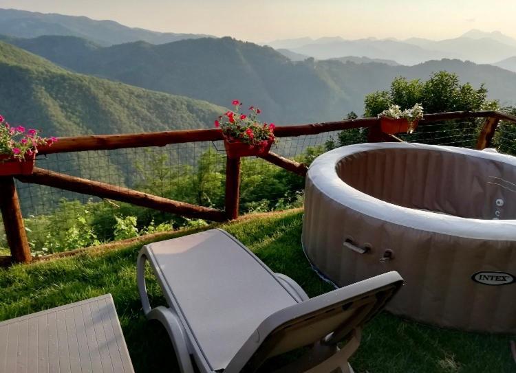 Home Holidays Crasciana, Con Terrazza Vista Sulle Alpi Apuane. Exterior photo