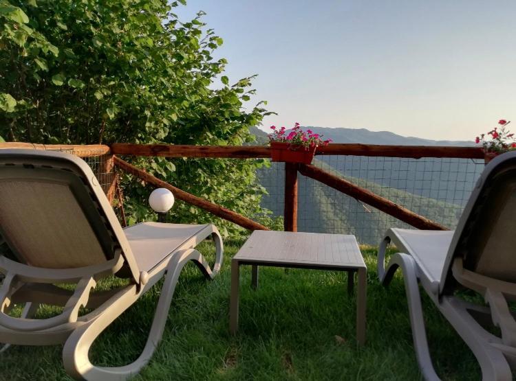 Home Holidays Crasciana, Con Terrazza Vista Sulle Alpi Apuane. Exterior photo
