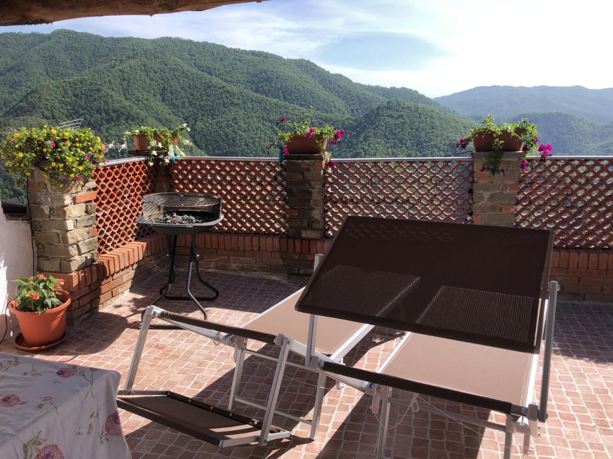 Home Holidays Crasciana, Con Terrazza Vista Sulle Alpi Apuane. Exterior photo