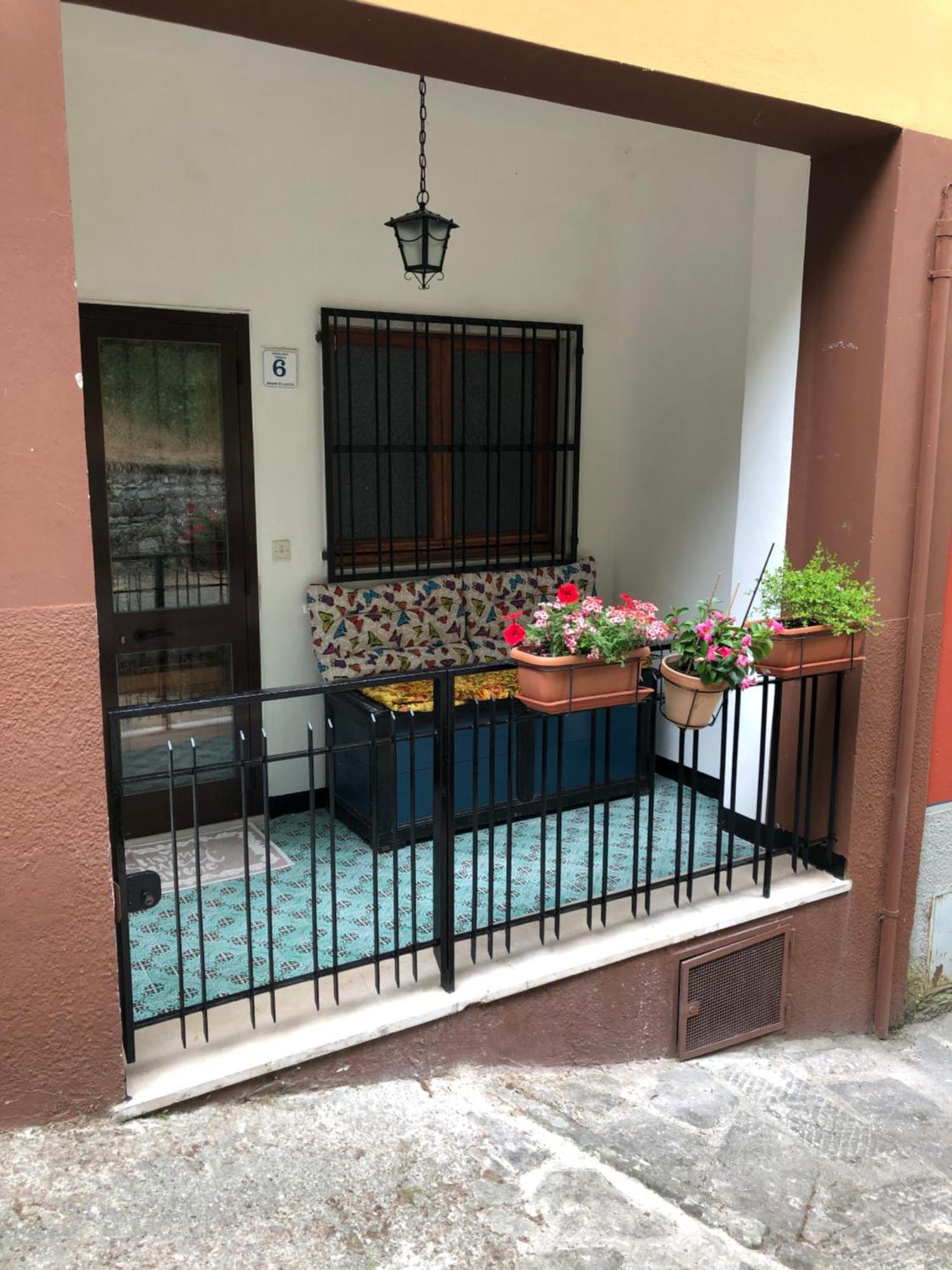 Home Holidays Crasciana, Con Terrazza Vista Sulle Alpi Apuane. Exterior photo