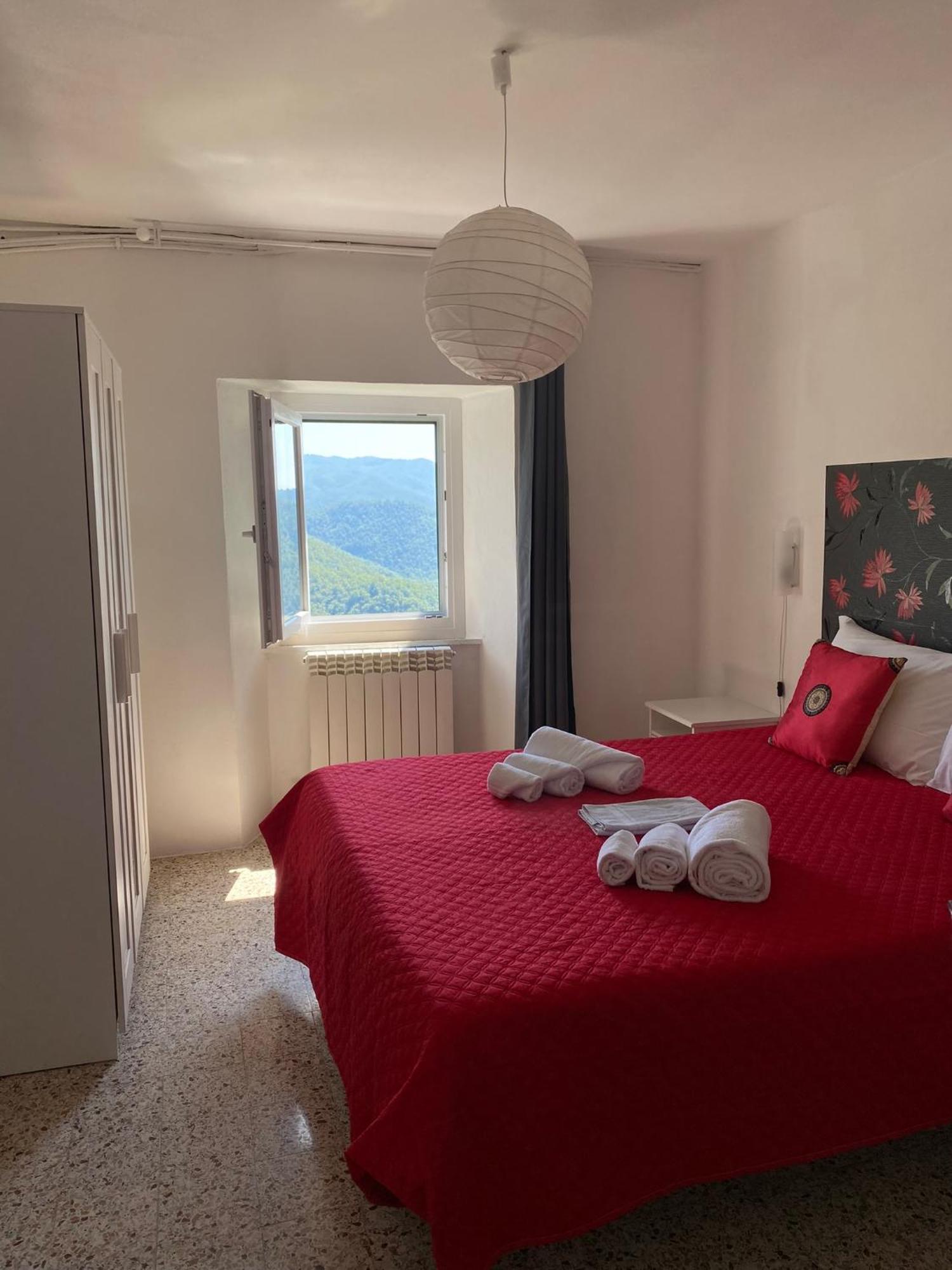 Home Holidays Crasciana, Con Terrazza Vista Sulle Alpi Apuane. Exterior photo