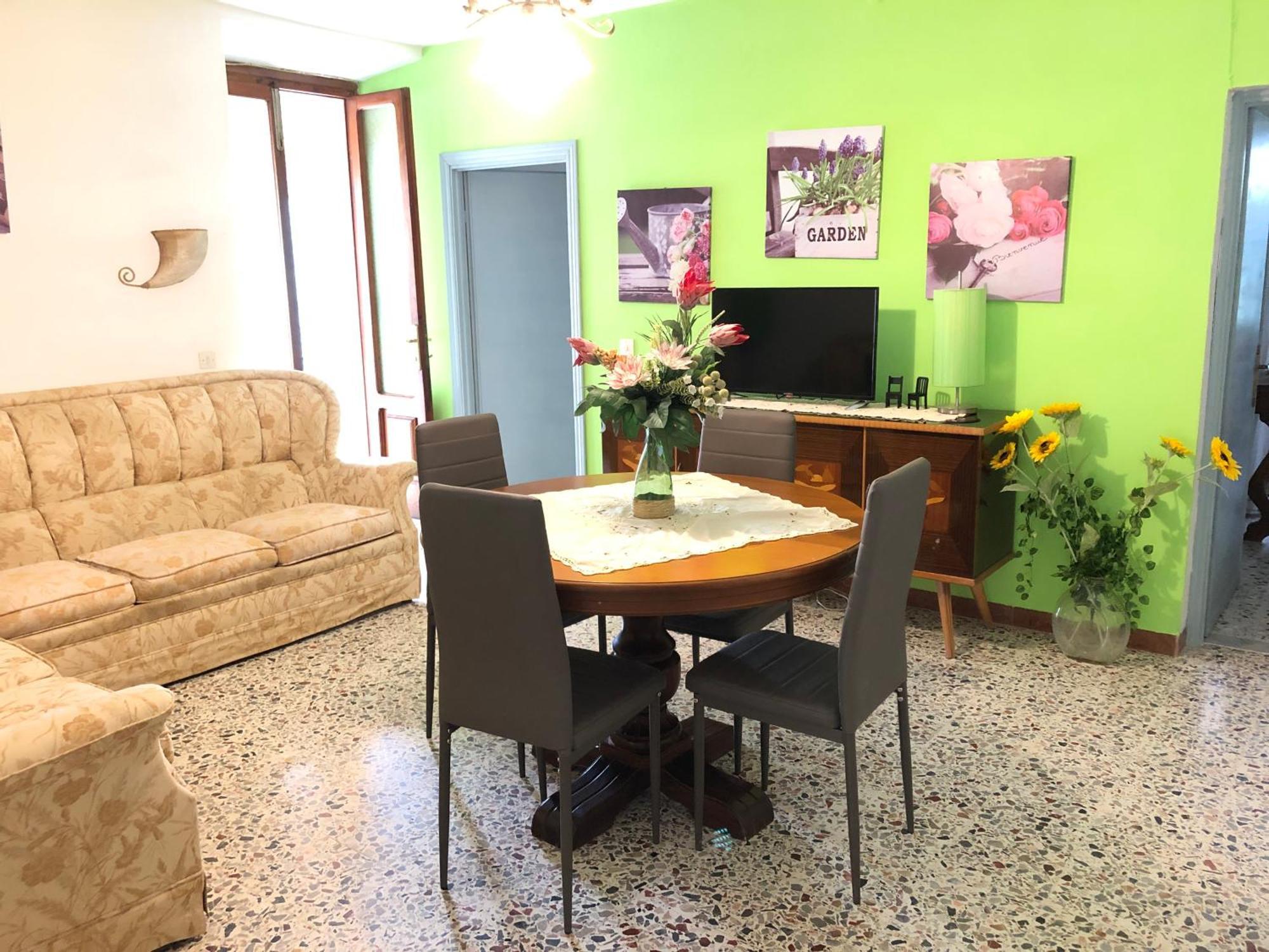 Home Holidays Crasciana, Con Terrazza Vista Sulle Alpi Apuane. Exterior photo