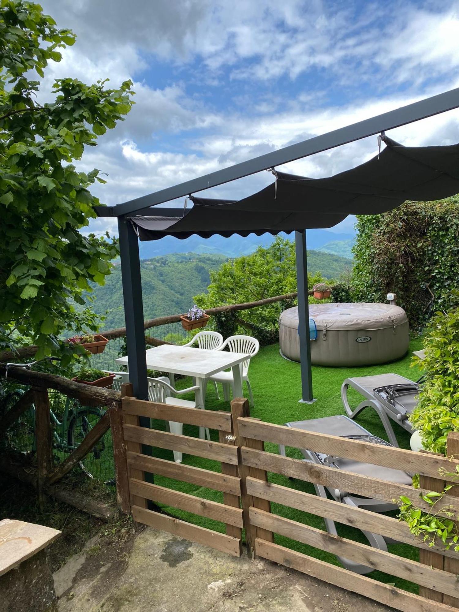 Home Holidays Crasciana, Con Terrazza Vista Sulle Alpi Apuane. Exterior photo